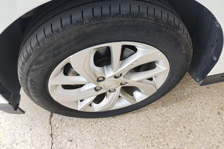 Used Buick Velite 6 2023 430km Range Commuter Version Left Front Wheel Hub