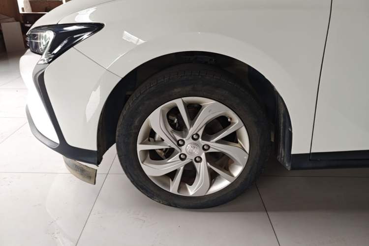 Used Buick Velite 6 2023 Revised Version 430 km Range – Commuter Edition Left Front Wheel Hub