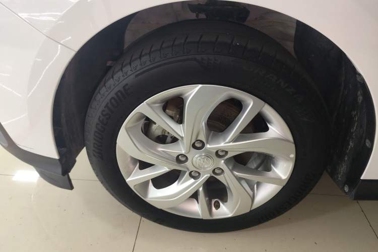 Used Buick Velite 6 2023 430km Range Commuter Version Left Front Wheel Hub