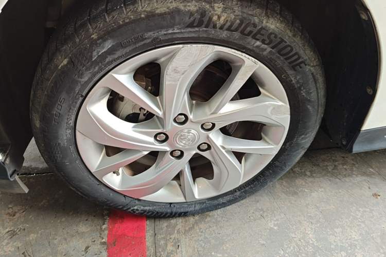 Used Buick Velite 6 2023 430km Range Commuter Version Left Front Wheel Hub