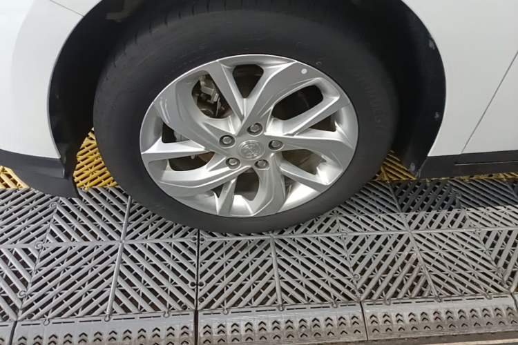Used Buick Velite 6 2023 430km Range Commuter Version Left Front Wheel Hub