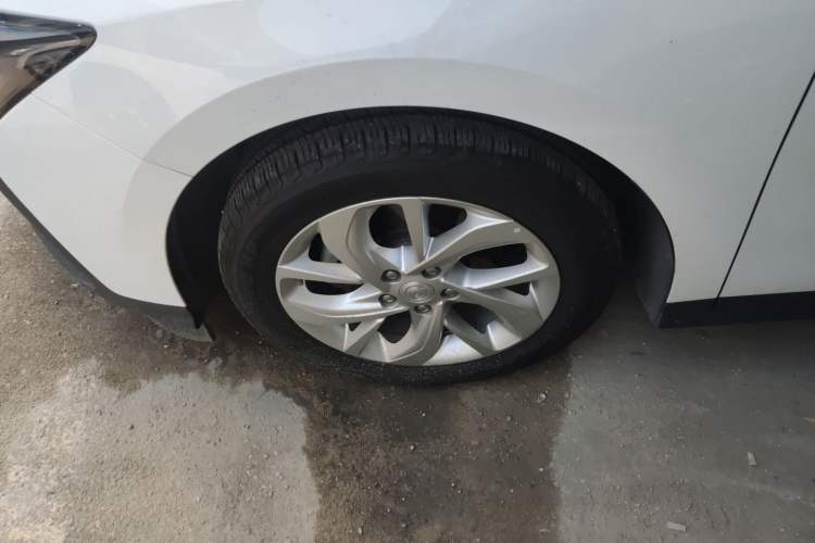 Used Buick Velite 6 2023 430km Range Commuter Version Left Front Wheel Hub