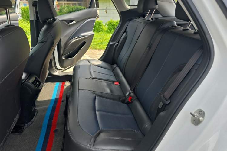 Used Buick Velite 6 2023 Revised Version 430 km Range – Commuter Edition Left Rear Seat