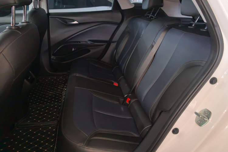 Used Buick Velite 6 2023 430km Range Commuter Version Left Rear Seat