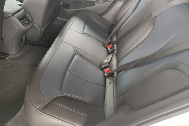 Used Buick Velite 6 2023 Revised Version 430 km Range – Commuter Edition Left Rear Seat