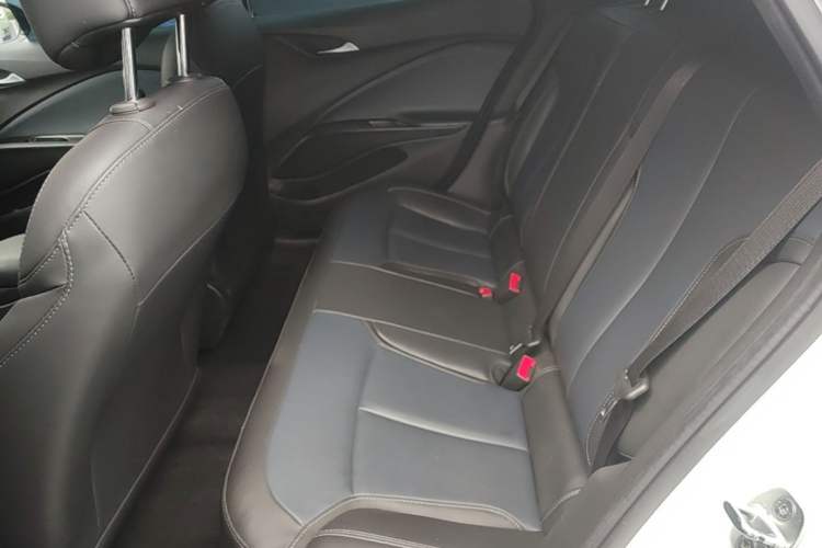 Used Buick Velite 6 2023 430km Range Commuter Version Left Rear Seat