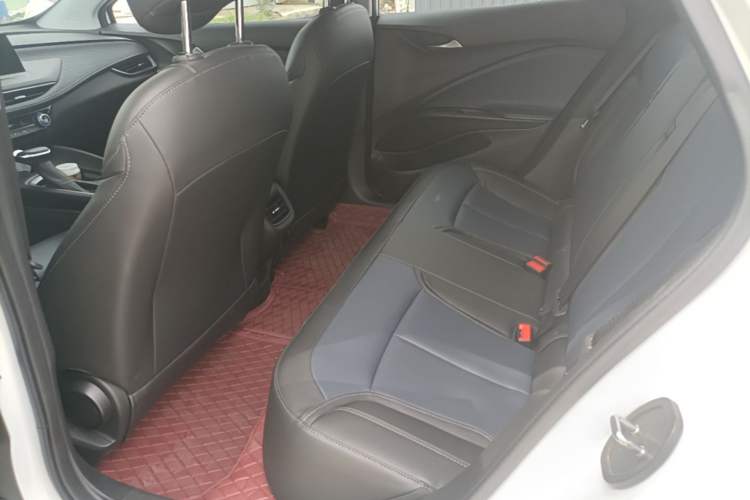 Used Buick Velite 6 2023 430km Range Commuter Version Left Rear Seat