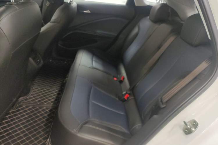 Used Buick Velite 6 2023 Revised Version 430 km Range – Commuter Edition Left Rear Seat