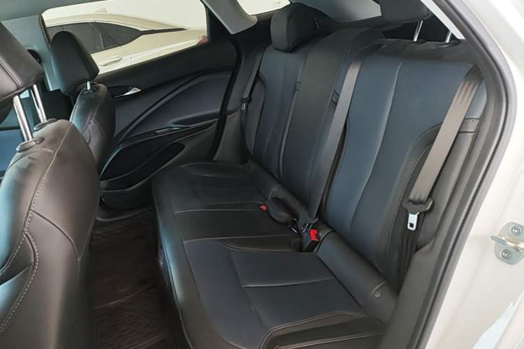 Used Buick Velite 6 2023 Revised Version 430 km Range – Commuter Edition Left Rear Seat
