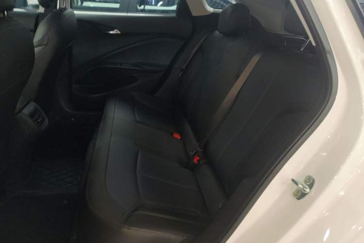 Used Buick Velite 6 2023 430km Range Commuter Version Left Rear Seat