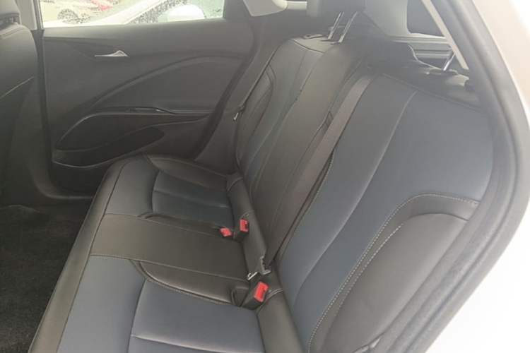 Used Buick Velite 6 2023 430km Range Commuter Version Left Rear Seat