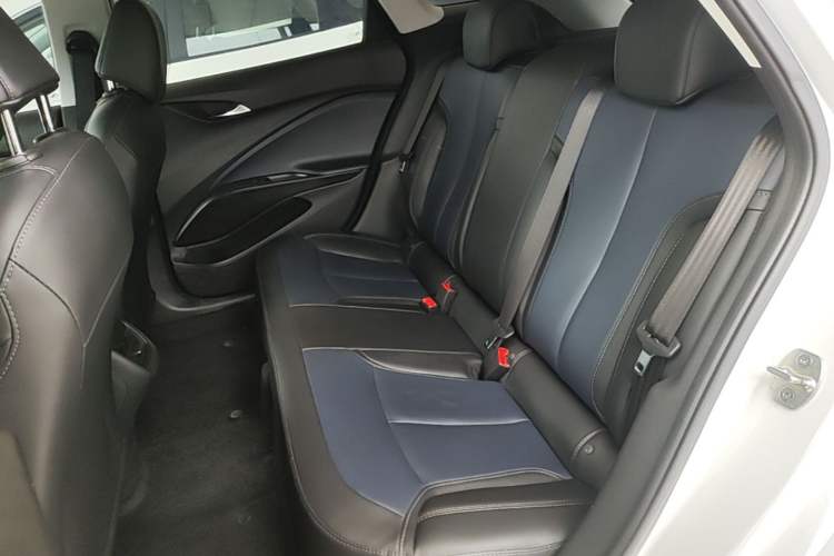 Used Buick Velite 6 2023 Revised Version 430 km Range – Commuter Edition Left Rear Seat