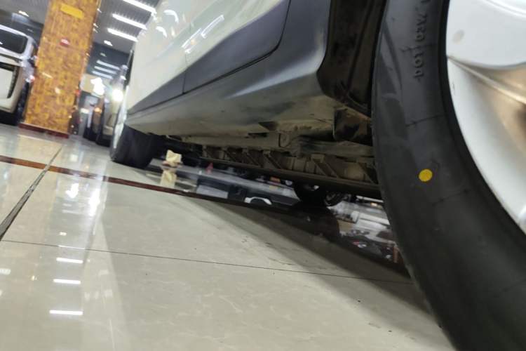 Used Buick Velite 6 2023 Revised Version 430 km Range – Commuter Edition Left Side Sill