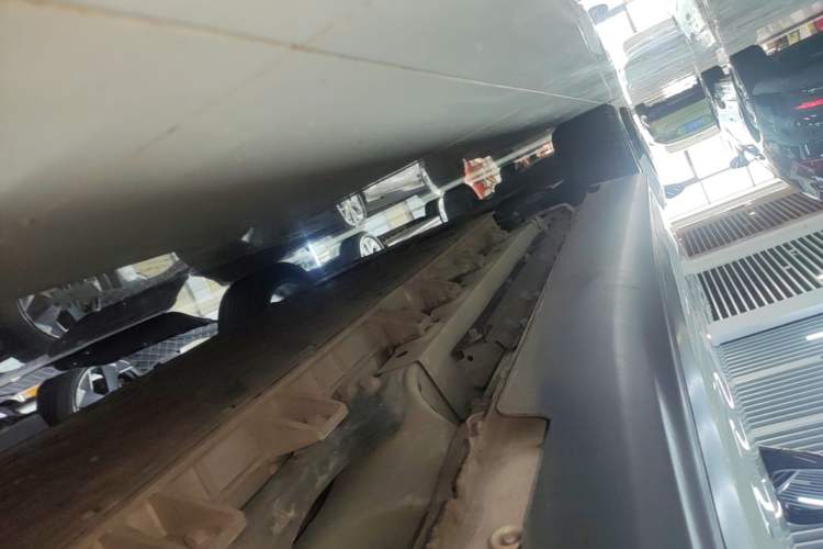 Used Buick Velite 6 2023 Revised Version 430 km Range – Commuter Edition Left Side Sill