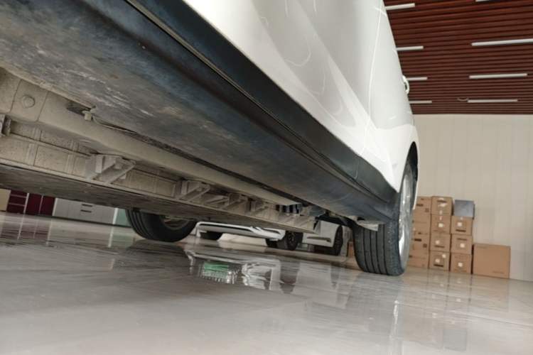 Used Buick Velite 6 2023 Revised Version 430 km Range – Commuter Edition Left Side Sill