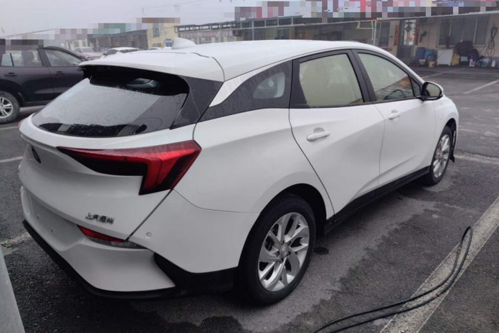 Used Buick Velite 6 2023 Revised Version 430 km Range – Commuter Edition Rear Right 45 Deg