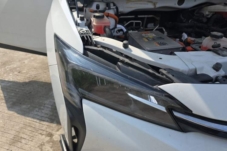 Used Buick Velite 6 2023 Revised Version 430 km Range – Commuter Edition Right Front Headlight