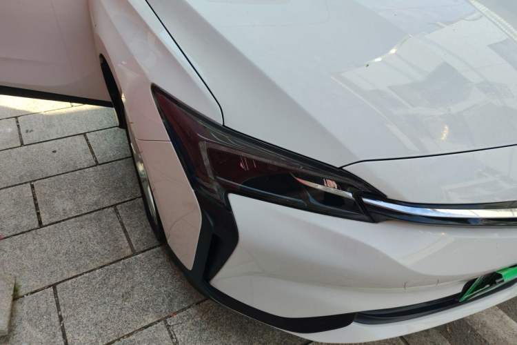 Used Buick Velite 6 2023 Revised Version 430 km Range – Commuter Edition Right Front Headlight