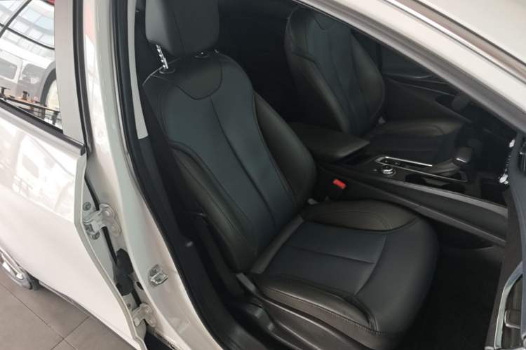 Used Buick Velite 6 2023 430km Range Commuter Version Right Front Seat