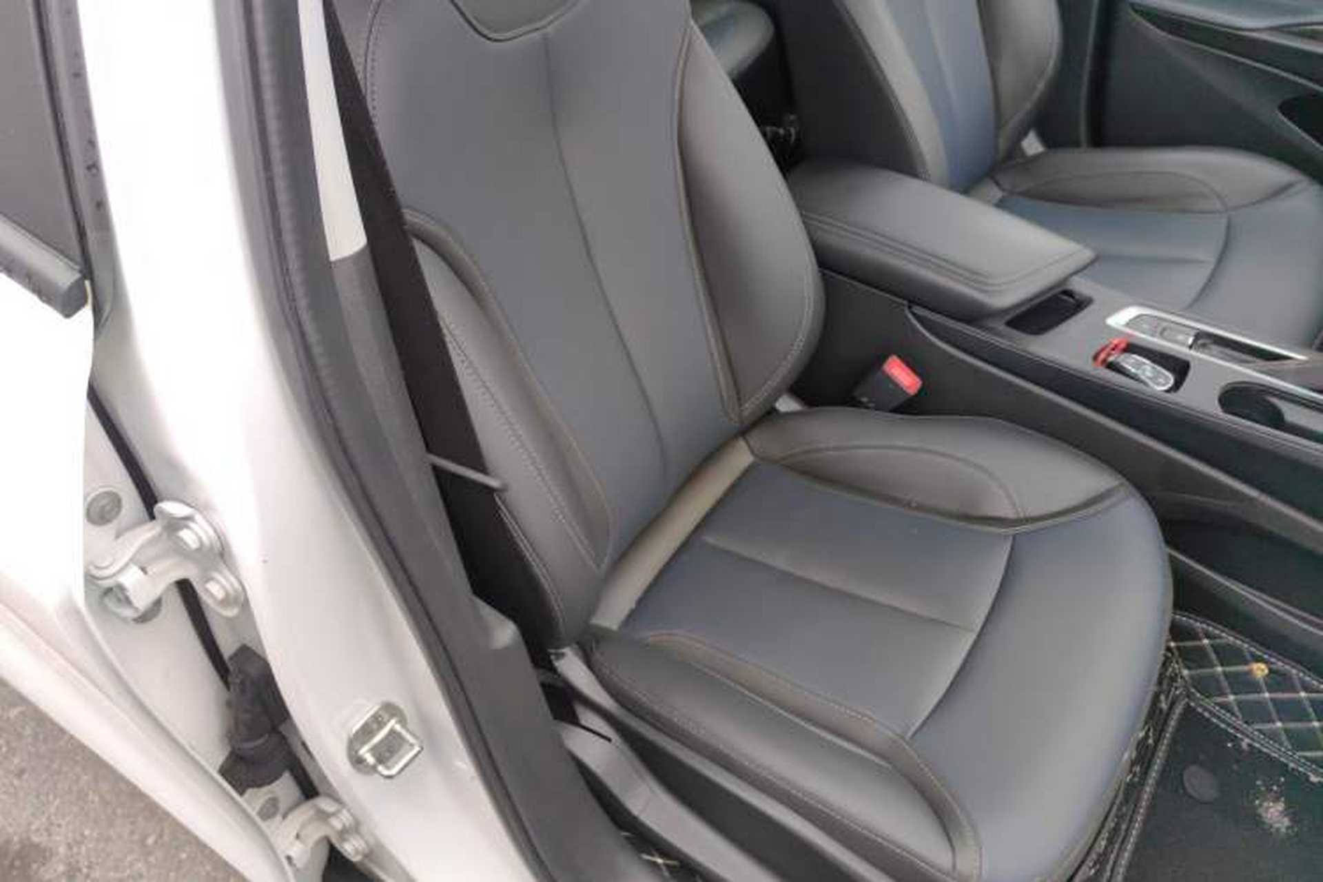 Used Buick Velite 6 2023 Revised Version 430 km Range – Commuter Edition Right Front Seat