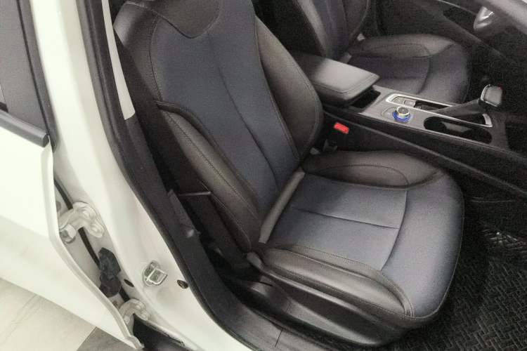 Used Buick Velite 6 2023 430km Range Commuter Version Right Front Seat