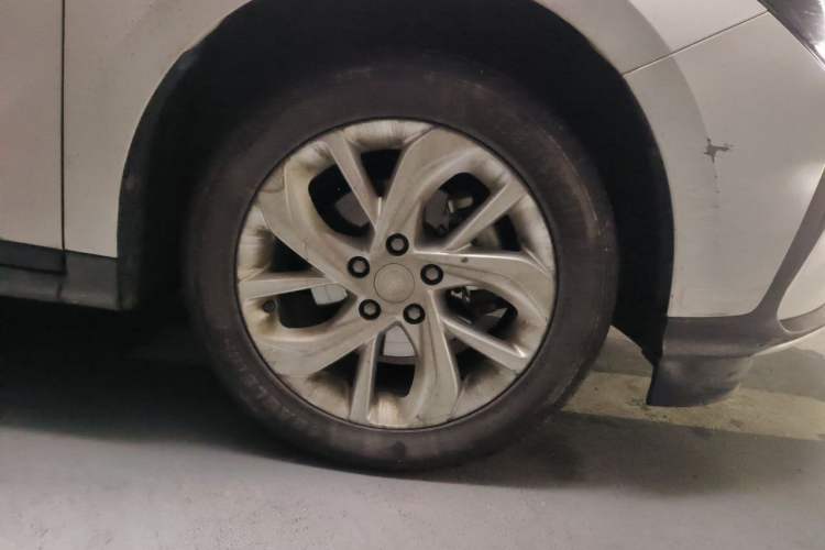 Used Buick Velite 6 2023 430km Range Commuter Version Right Front Wheel Hub