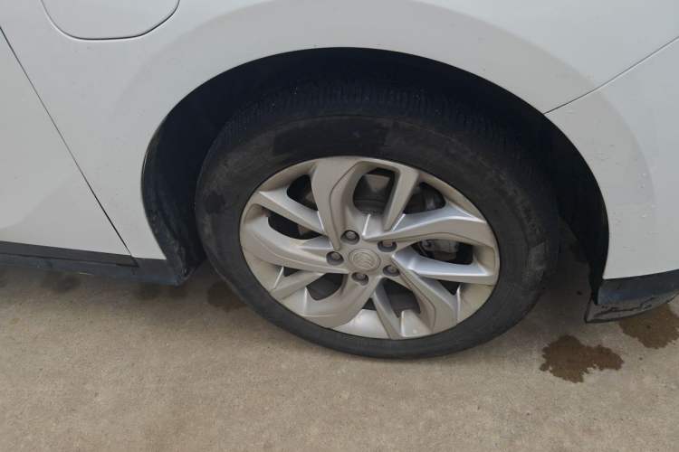 Used Buick Velite 6 2023 430km Range Commuter Version Right Front Wheel Hub