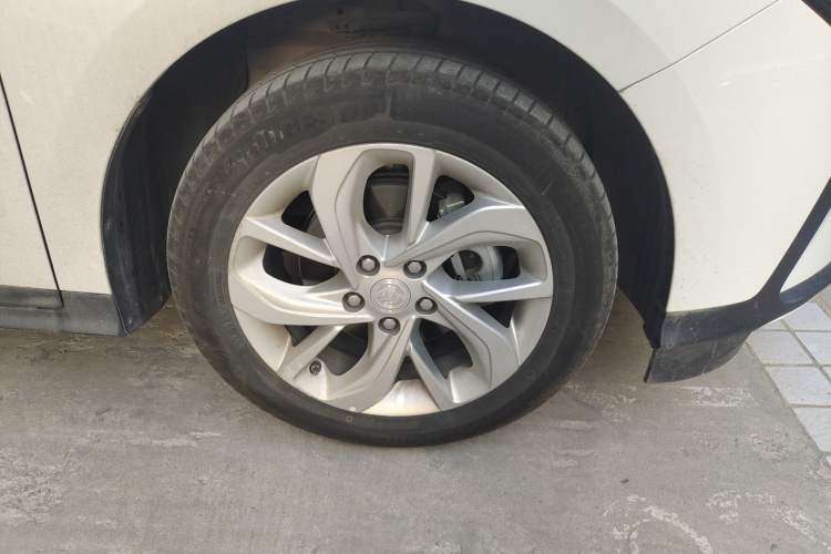 Used Buick Velite 6 2023 430km Range Commuter Version Right Front Wheel Hub