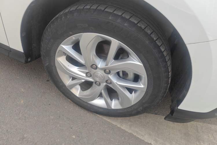 Used Buick Velite 6 2023 430km Range Commuter Version Right Front Wheel Hub