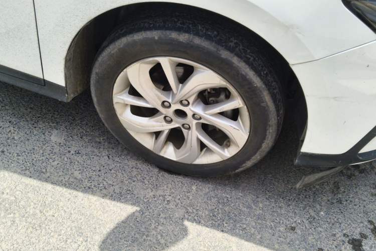 Used Buick Velite 6 2023 430km Range Commuter Version Right Front Wheel Hub