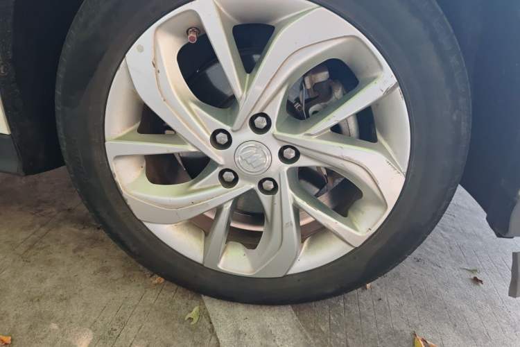 Used Buick Velite 6 2023 430km Range Commuter Version Right Front Wheel Hub