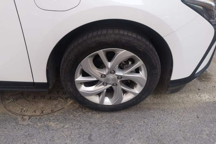 Used Buick Velite 6 2023 430km Range Commuter Version Right Front Wheel Hub