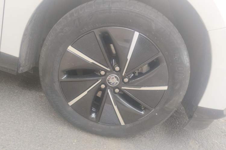 Used Buick Velite 6 2023 430km Range Commuter Version Right Front Wheel Hub