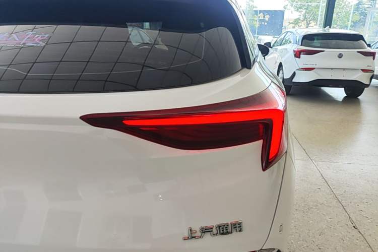Used Buick Velite 6 2023 Revised Version 430 km Range – Commuter Edition Right Rear Taillight