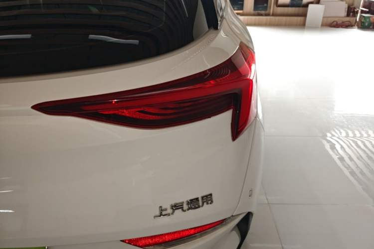 Used Buick Velite 6 2023 Revised Version 430 km Range – Commuter Edition Right Rear Taillight