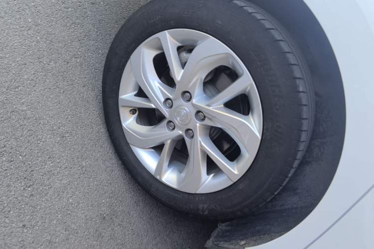 Used Buick Velite 6 2023 430km Range Commuter Version Right Rear Wheel Hub