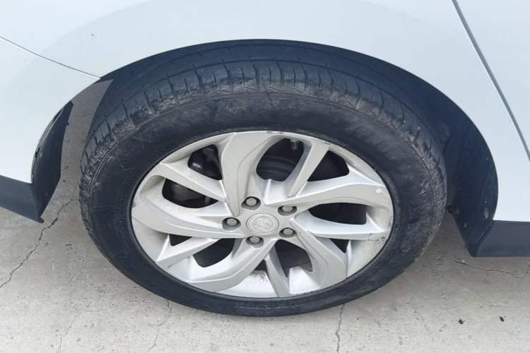 Used Buick Velite 6 2023 430km Range Commuter Version Right Rear Wheel Hub