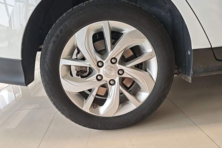 Used Buick Velite 6 2023 430km Range Commuter Version Right Rear Wheel Hub