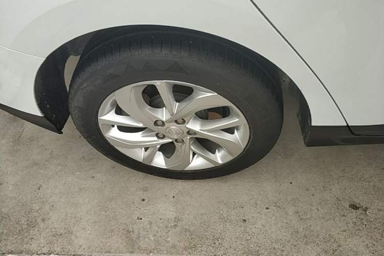 Used Buick Velite 6 2023 430km Range Commuter Version Right Rear Wheel Hub