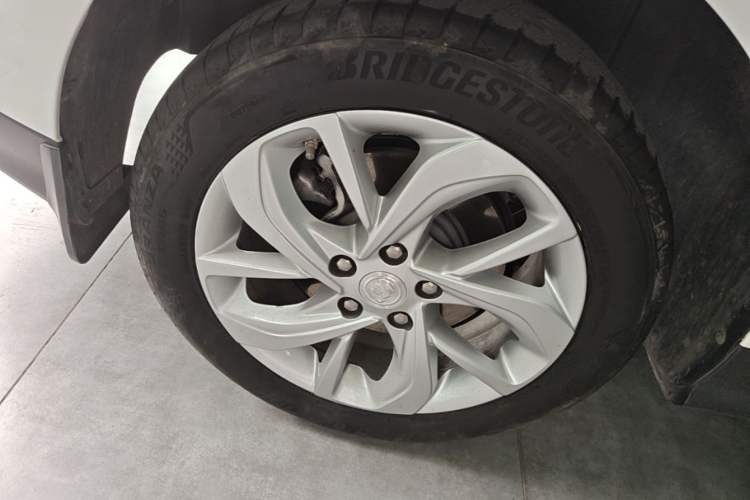 Used Buick Velite 6 2023 430km Range Commuter Version Right Rear Wheel Hub