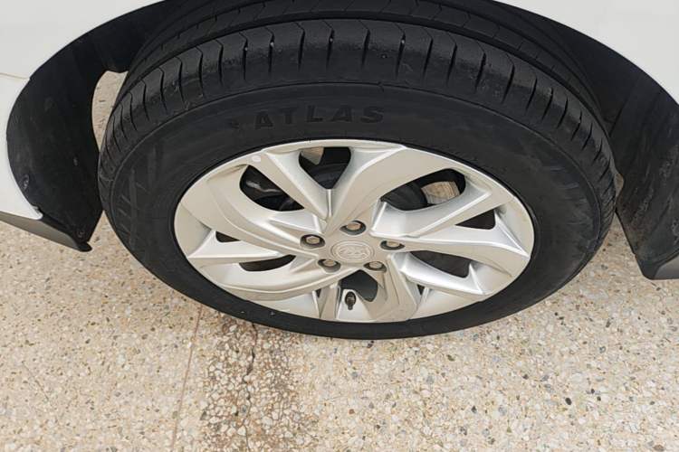 Used Buick Velite 6 2023 430km Range Commuter Version Right Rear Wheel Hub