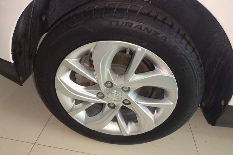 Used Buick Velite 6 2023 430km Range Commuter Version Right Rear Wheel Hub