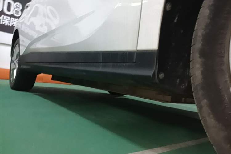 Used Buick Velite 6 2023 430km Range Commuter Version Right Side Sill
