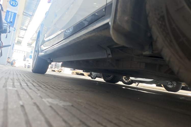 Used Buick Velite 6 2023 430km Range Commuter Version Right Side Sill