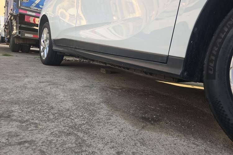 Used Buick Velite 6 2023 430km Comfort Edition Right Side Sill