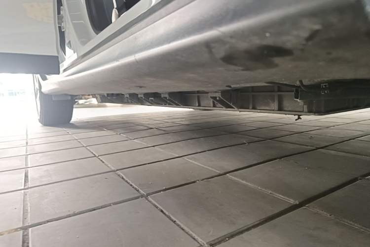 Used Buick Velite 6 2023 Revised Version 430 km Range – Commuter Edition Right Side Sill