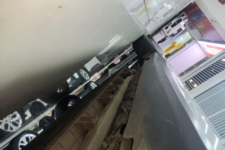 Used Buick Velite 6 2023 Revised Version 430 km Range – Commuter Edition Right Side Sill