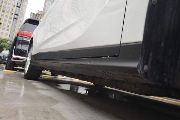 Used Buick Velite 6 2023 430km Range Commuter Version Right Side Sill