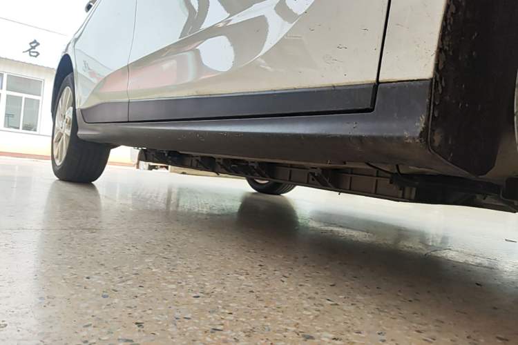 Used Buick Velite 6 2023 430km Range Commuter Version Right Side Sill