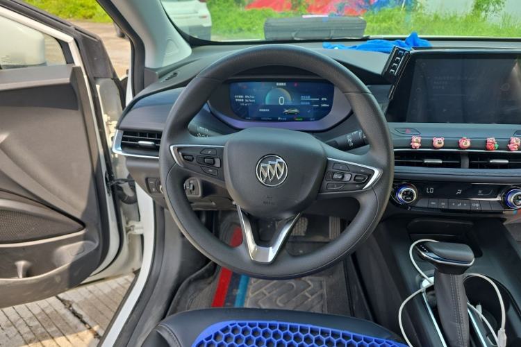 Used Buick Velite 6 2023 Revised Version 430 km Range – Commuter Edition Steering Wheel